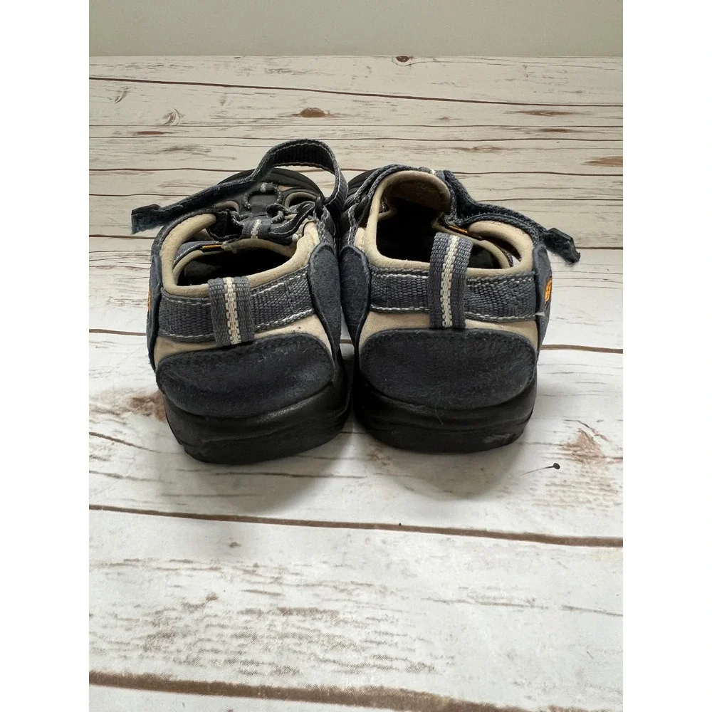Keen Newport H2 Sandals Navy Blue Tan Waterproof Outdoor Youth Size 4